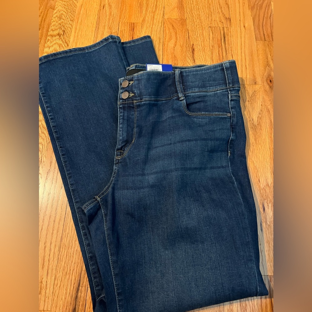 Apt 9 Bootcut Dark Wash Size 18 NWT